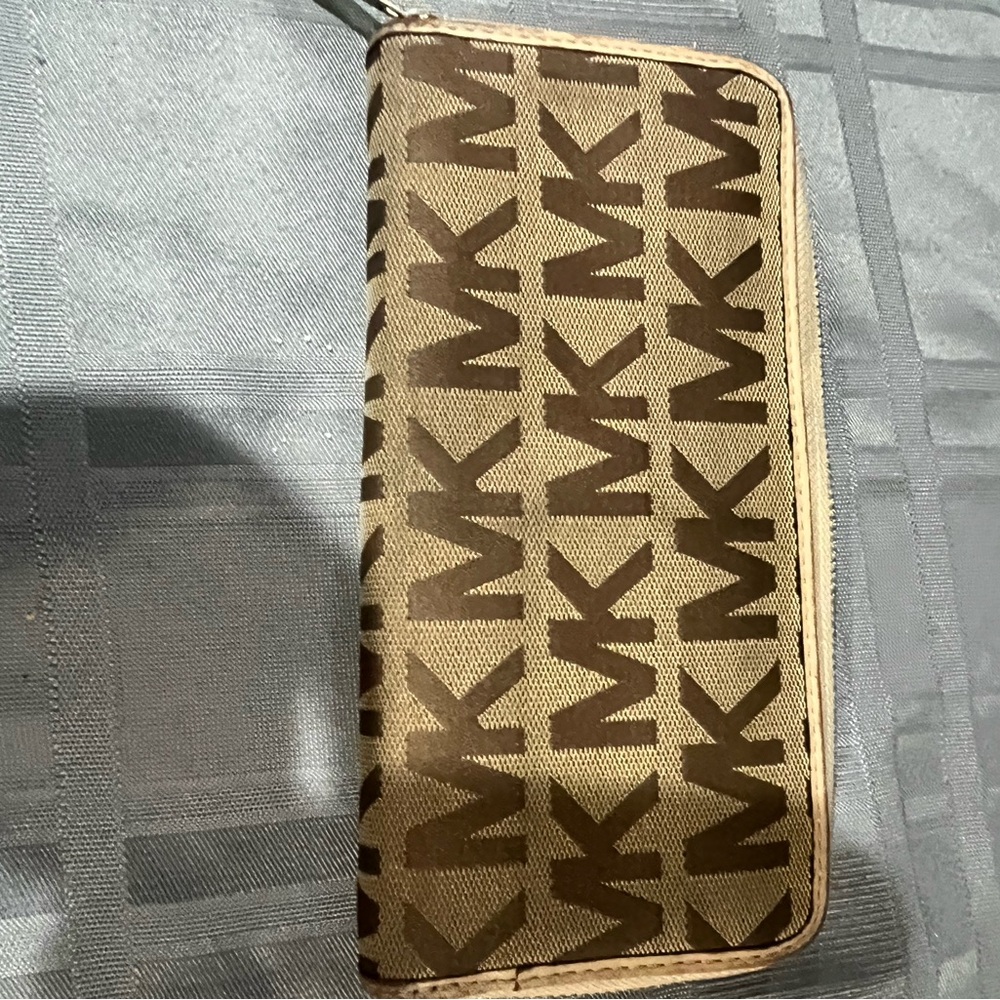 Vintage Michael Kors Monogram Brown Clutch - Picture 12 of 15